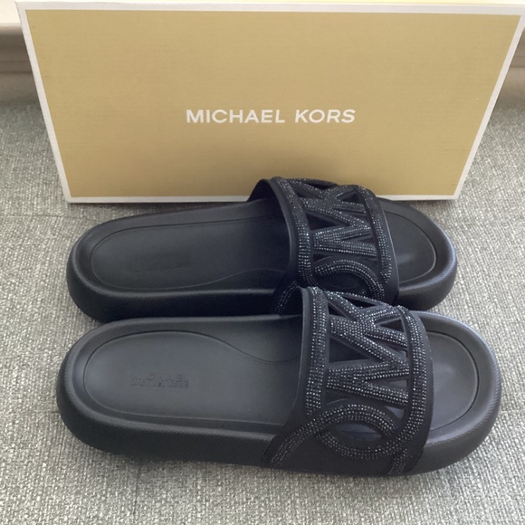 MICHAEL Michael Kors Shoes - Michael Kors MICHAEL MMK Splash Slide Sandals, size 8